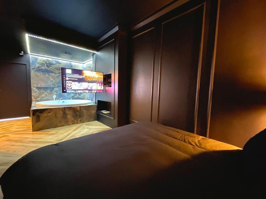 Myinsolite-L'Onyx Vauvert Exterior photo