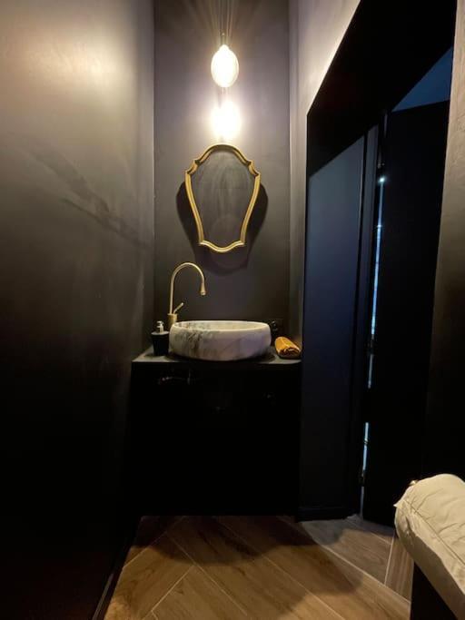 Myinsolite-L'Onyx Vauvert Exterior photo