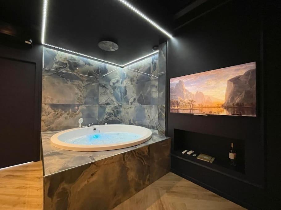 Myinsolite-L'Onyx Vauvert Exterior photo